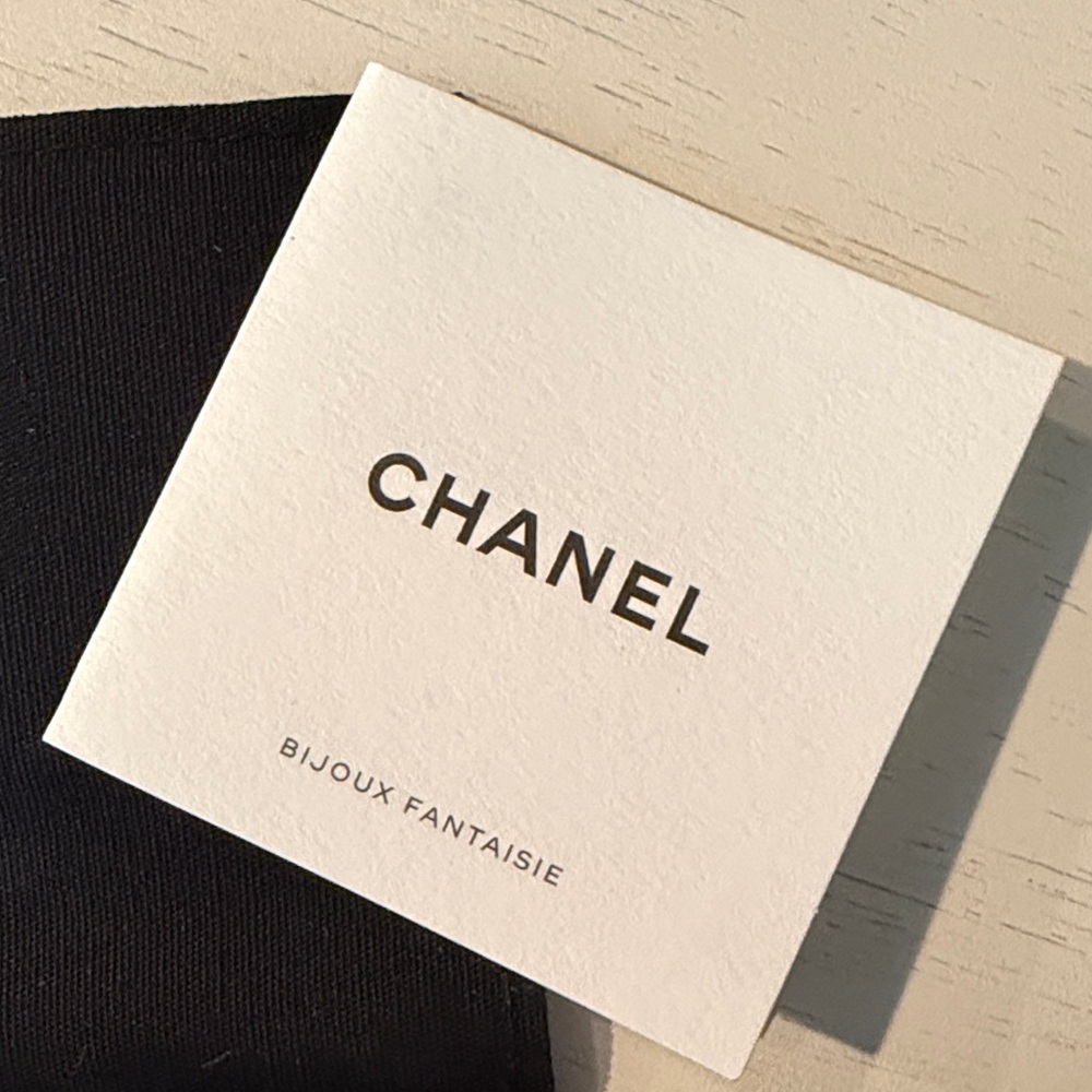 Authentic NWT CHANEL Gold and Black Logo Earrings Stars in Box - Picture 4 of 6